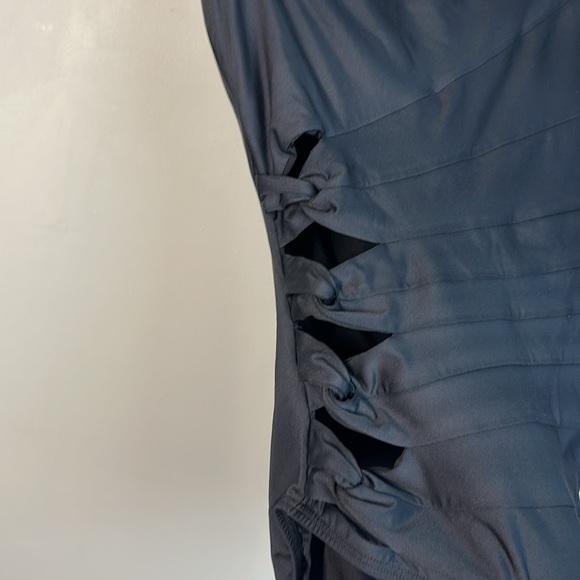 Carmen Marc Valvo One Piece Black Cutout Swimsuit Size 10 - Picture 7 of 13